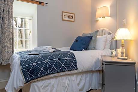 Standard Single Room with Shower