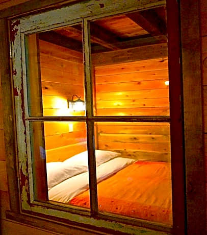 Two-Bedroom Chalet (Heritage Cabin)