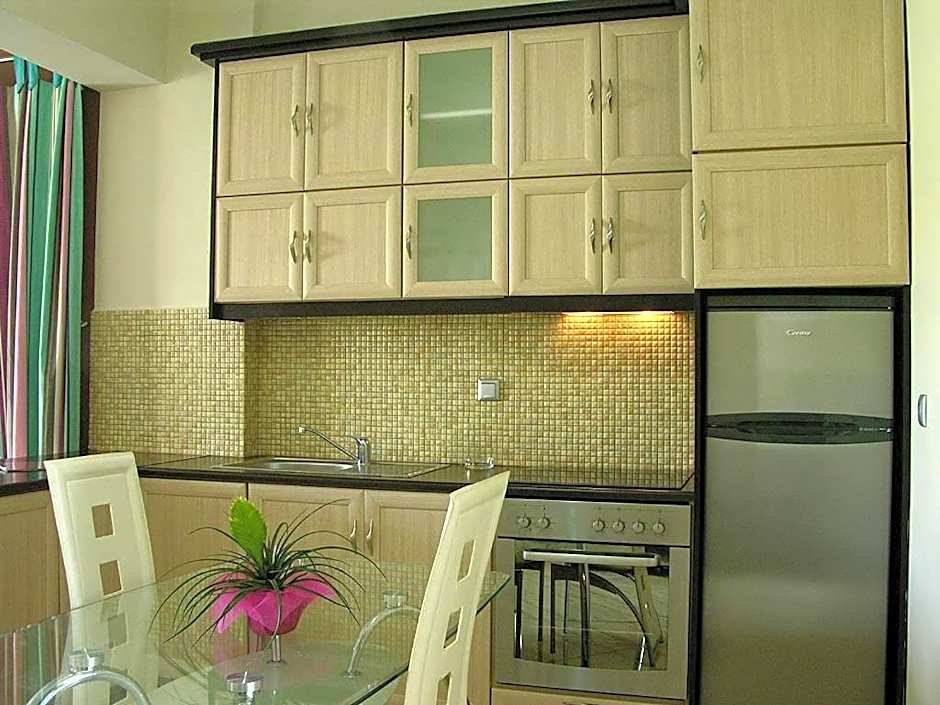 Antonios Village Hotel & Apartments