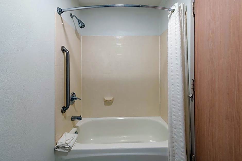 Country Inn & Suites by Radisson, Wichita East, KS