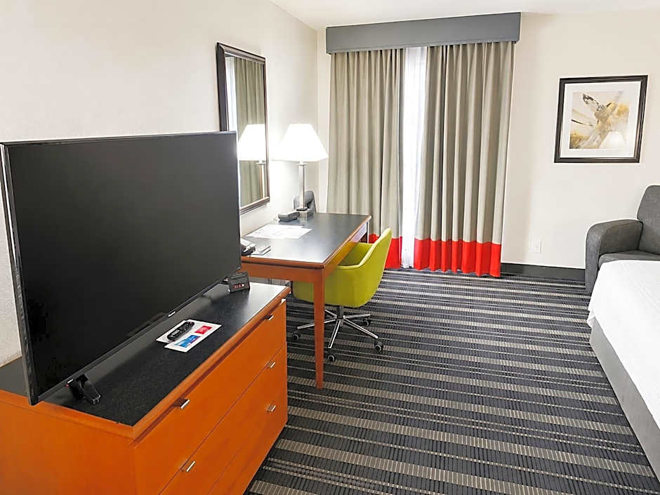 Atrium Hotel And Suites Dfw Airport