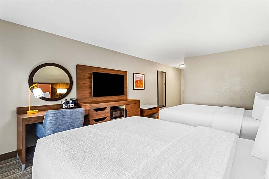 Hampton Inn By Hilton & Suites Farmington