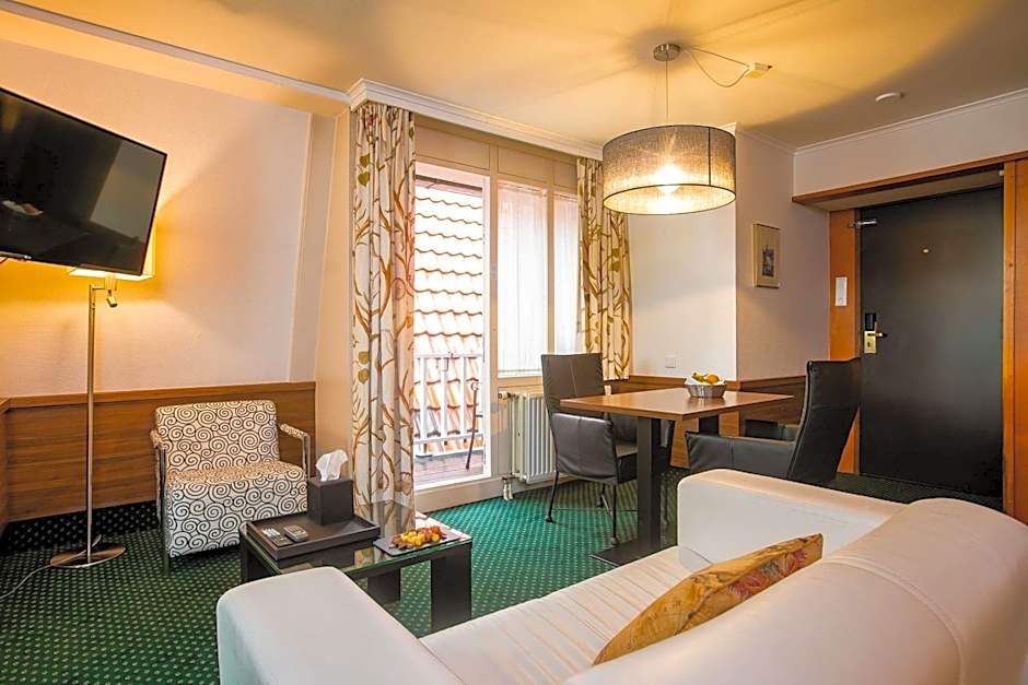 Golden Tulip Hotel Central