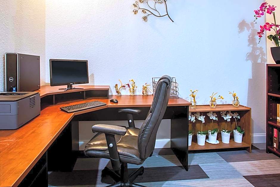 Ramada by Wyndham Statesville