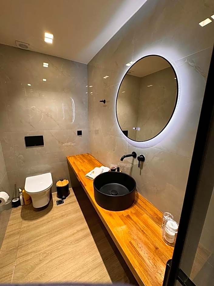 Triple A - Family hospitality Near Ermou - FREE Parking!