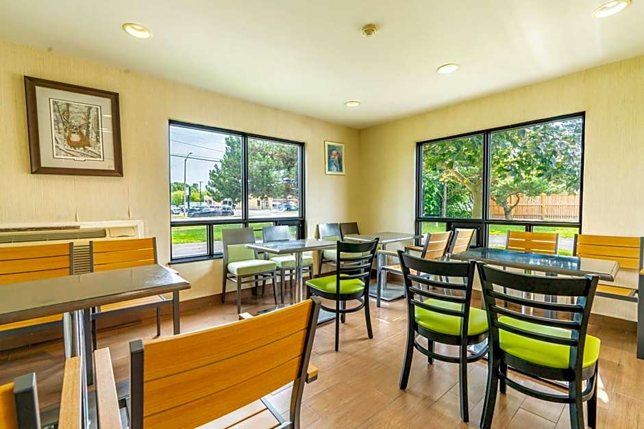 Ramada by Wyndham Kingston