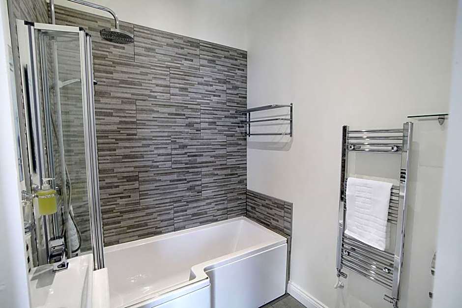 The Estuary Bar and Rooms