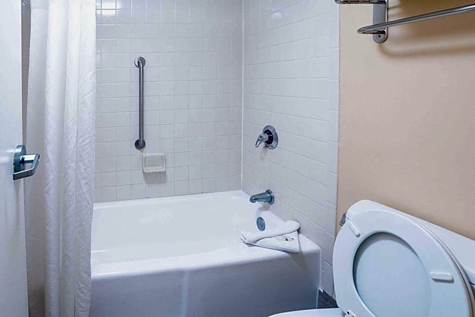 Quality Inn Palm Beach International Airport