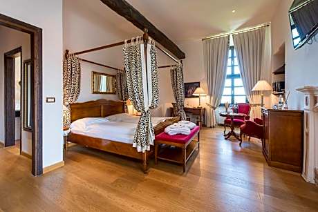 Junior Suite with Balcony