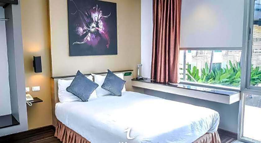 I Hotel
