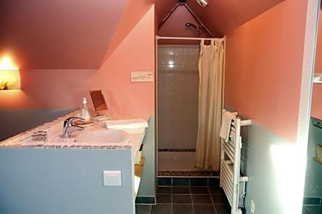 Family Room with Garden View