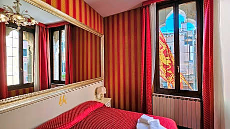 Superior Triple Room with City View