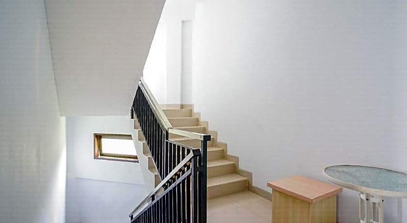 RedDoorz near Muaya Beach Jimbaran