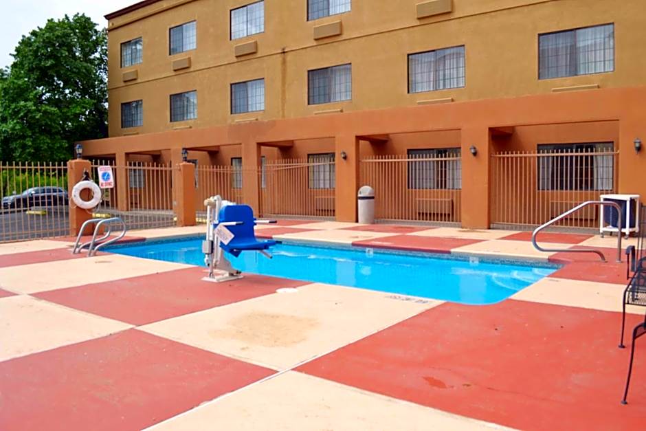 Ramada by Wyndham Santa Fe