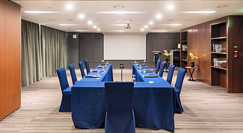 Golden Tulip Incheon Airport Hotel