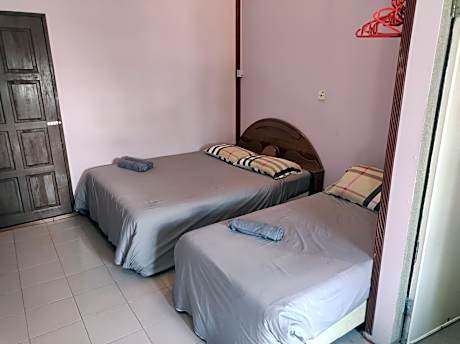 Deluxe Triple Room - Non-Smoking