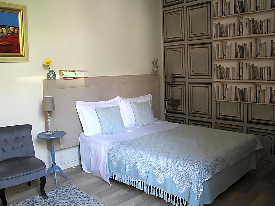 Une Chambre en Ville