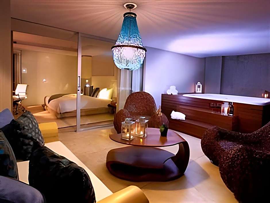 The Charlee Lifestyle Hotel
