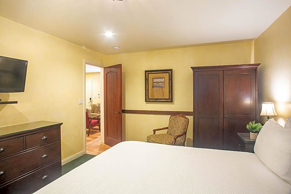 Castillo Inn at the Beach