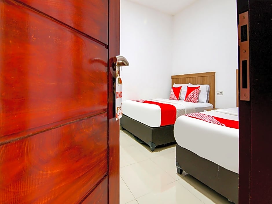 OYO 90233 The Shine Residence