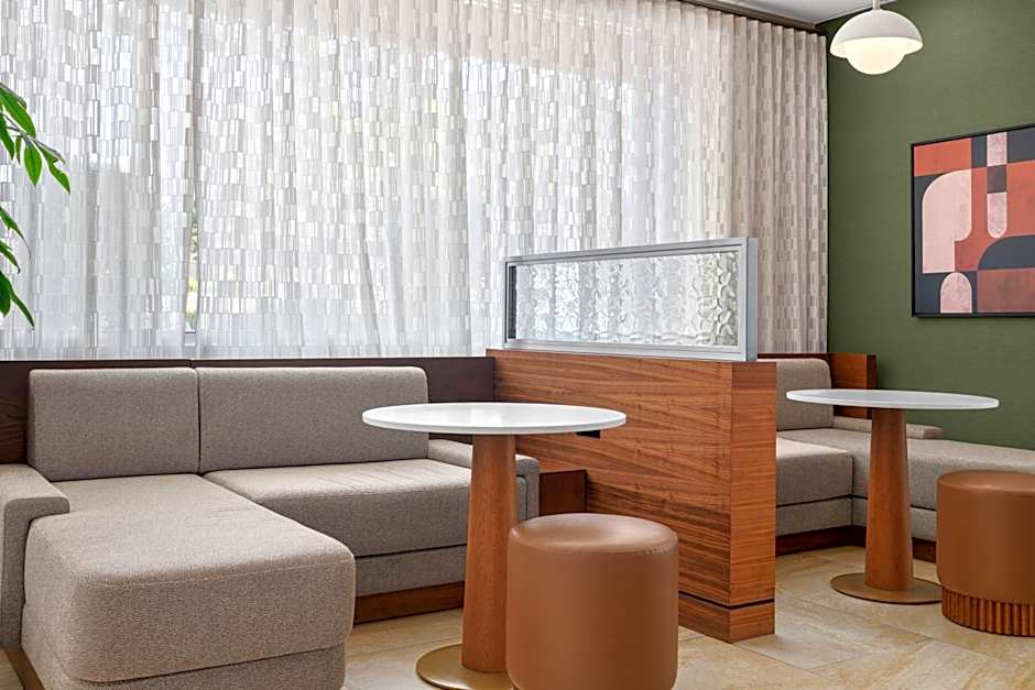 Gateway Hotel Santa Monica