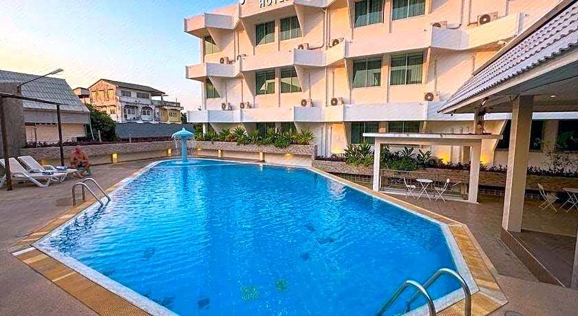 Sunday Ayothaya Hotel