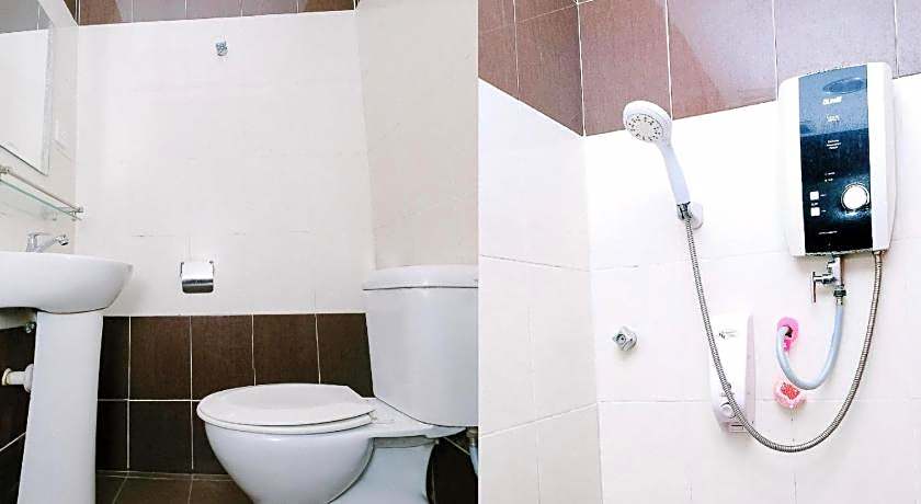 Super OYO 707 Ayuni Hotel