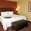 Hampton Inn By Hilton & Suites Fargo