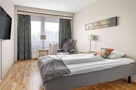 Single Room with Single Bed - Non-Smoking