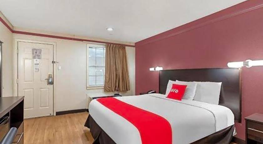 OYO Hotel Tulsa N Sheridan Rd & Airport