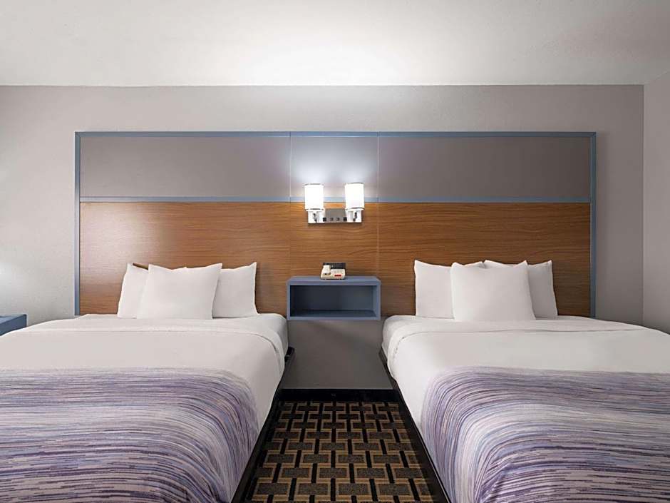 AmericInn by Wyndham Woodstock IL