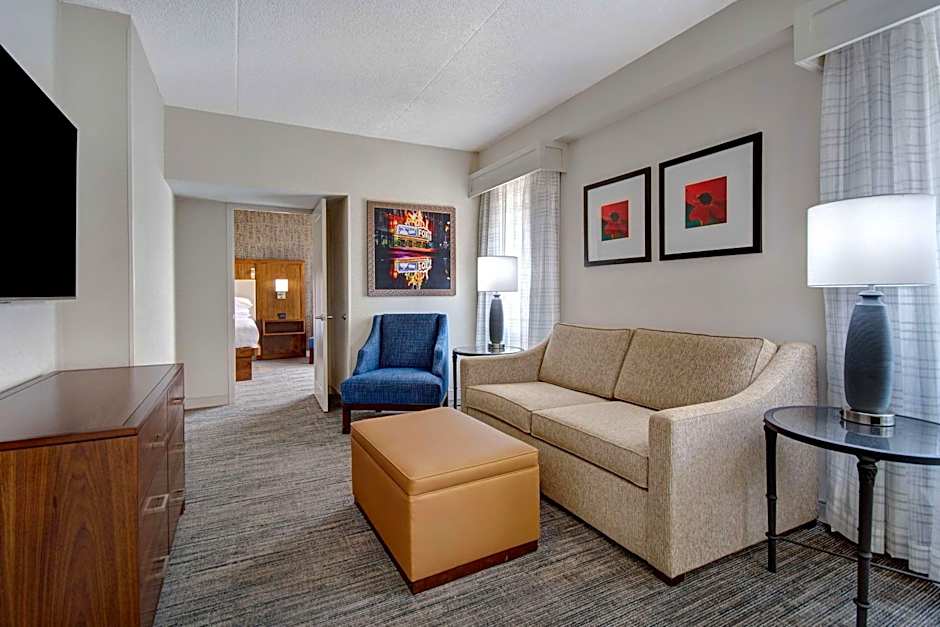 Embassy Suites By Hilton Detroit Metro Airport