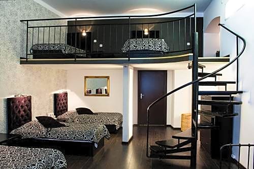 Pergamin Apartments