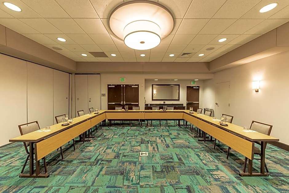 Courtyard by Marriott Greenville Downtown