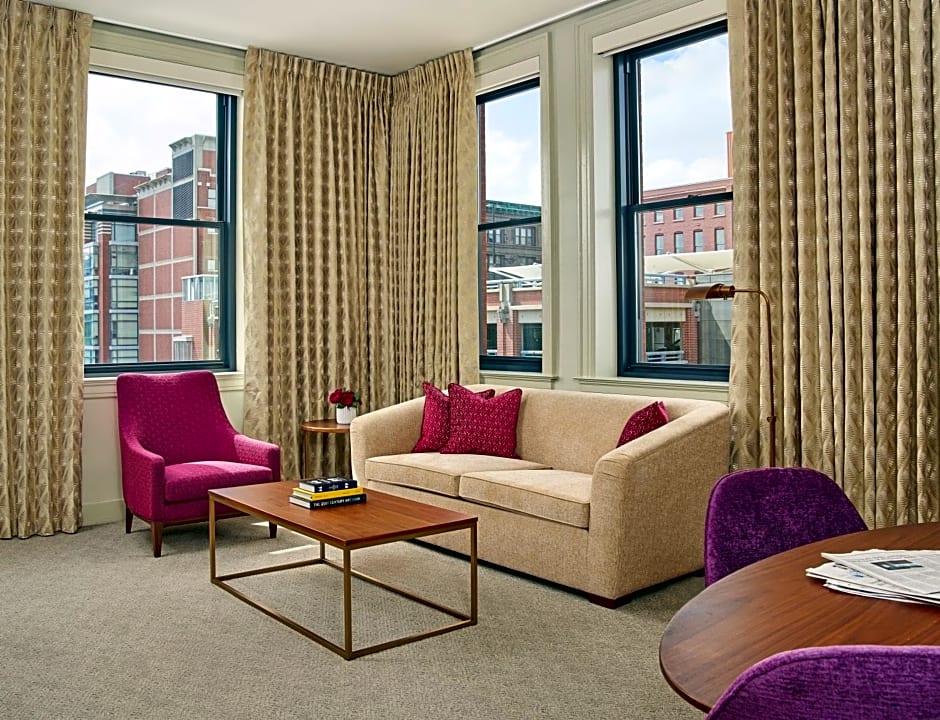 Hotel Savoy Kansas City, Tapestry Collection by Hilton