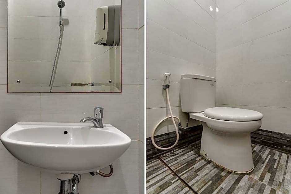 OYO Life 90211 I-sidji Inn