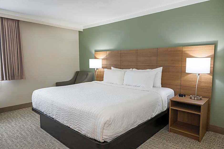 Photo 1 of 4 of Standard 1 King Bed
