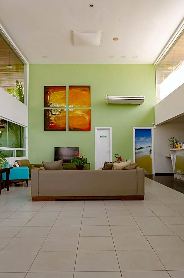 Suíte PÉ NA AREIA com PISCINA, WIFI e ESTACIONAMENTO em PONTA NEGRA