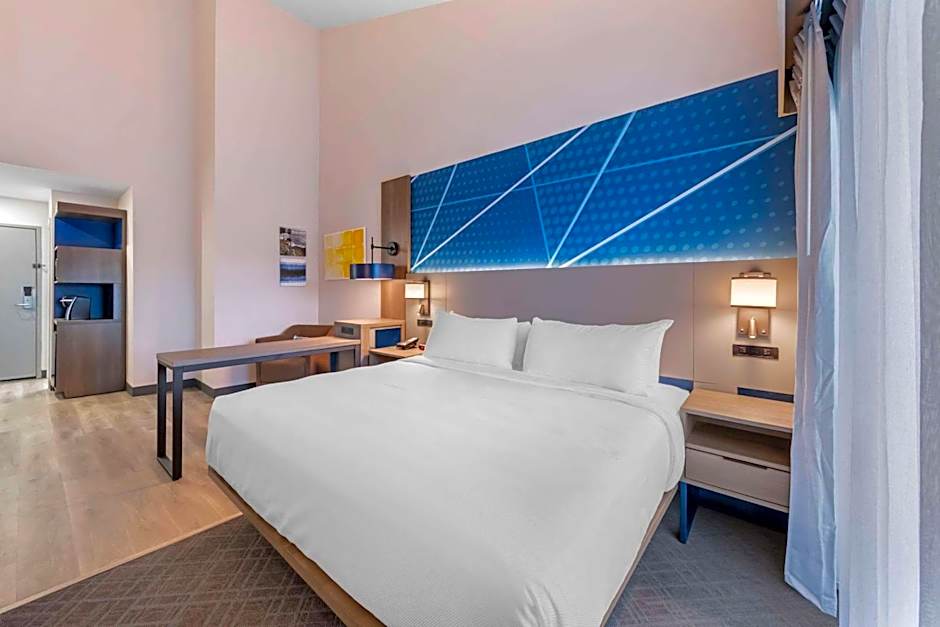 Comfort Inn & Suites Irvine Spectrum