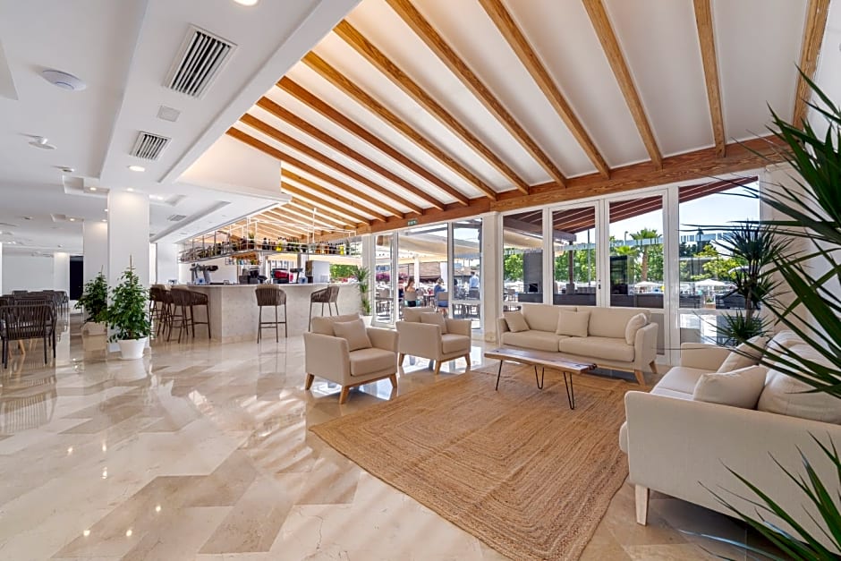 Caprice Isabel Aparthotel