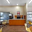 Econo Lodge Inn & Suites