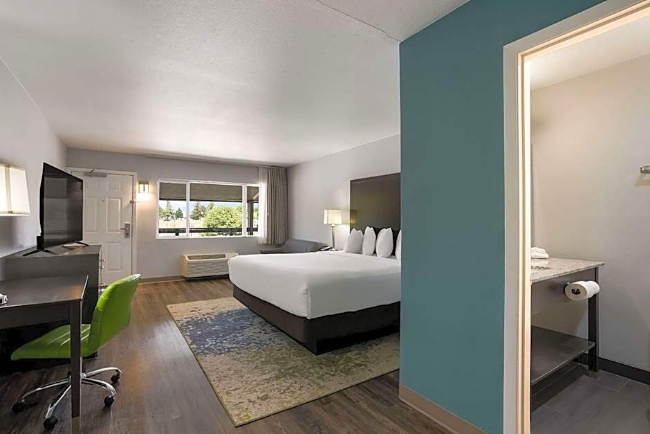 Richland Riverfront Hotel and Conference Center, Ascend Hotel Collection