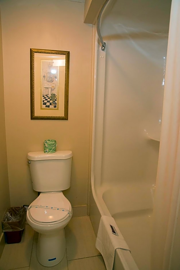 Hampton Falls Inn