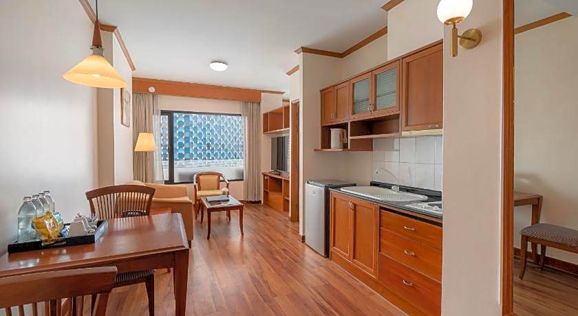 Grand Diamond Suites Hotel (SHA Plus)