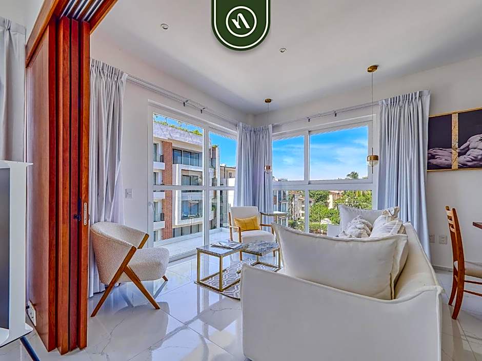 Great Design 1BR Condo - Rooftop pool