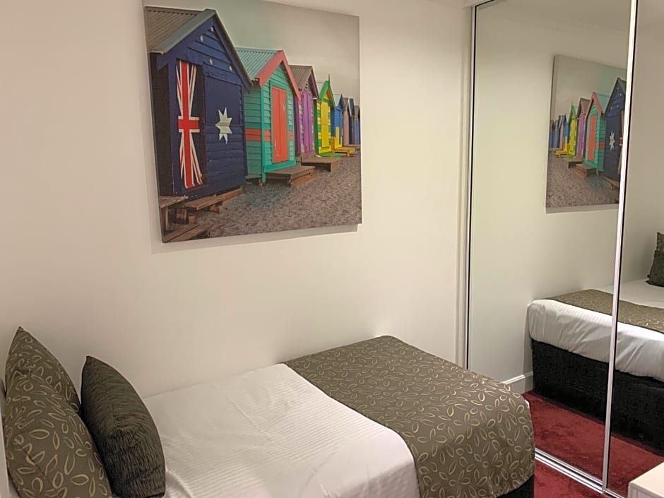 Ensenada Motor Inn and Suites