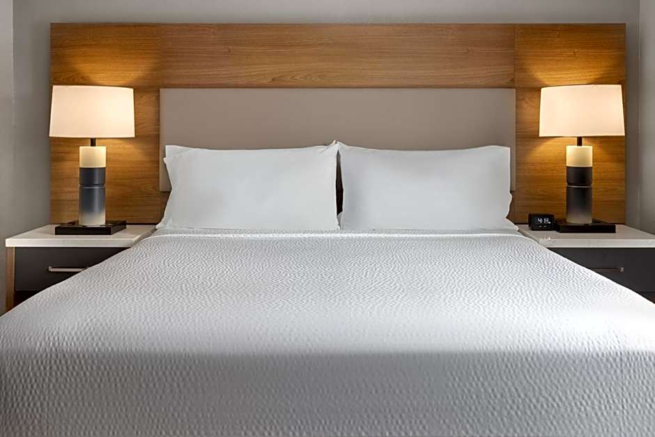 Candlewood Suites Richmond - South By IHG