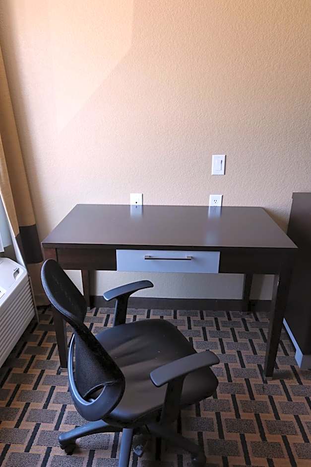 West Worth Inn & Suites White Settlement