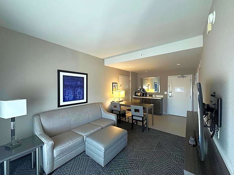 Embassy Suites By Hilton Kansas City/Olathe