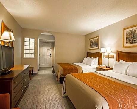 Queen Room with Two Queen Beds - Non-Smoking